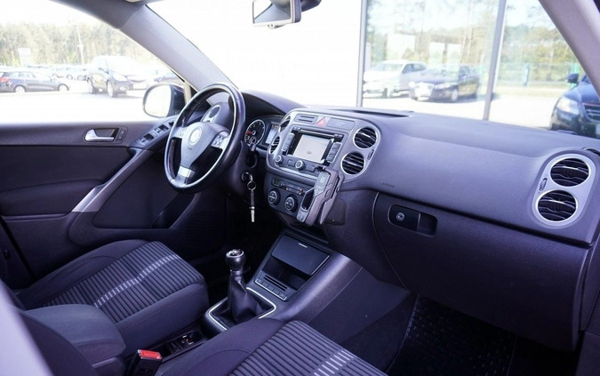 Volkswagen Tiguan cena 38999 przebieg: 206600, rok produkcji 2009 z Węgrów małe 379